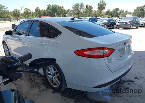 2013 Ford Fusion Se z USA, uszkodzony, nr VIN 3FA6P0H79DR198290